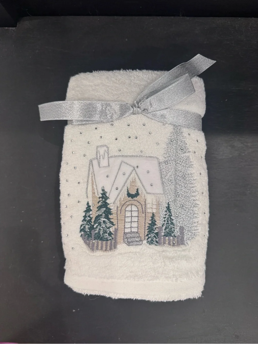NWT Grammercy Studio set of 2 Christmas Tree Hand Towels winter